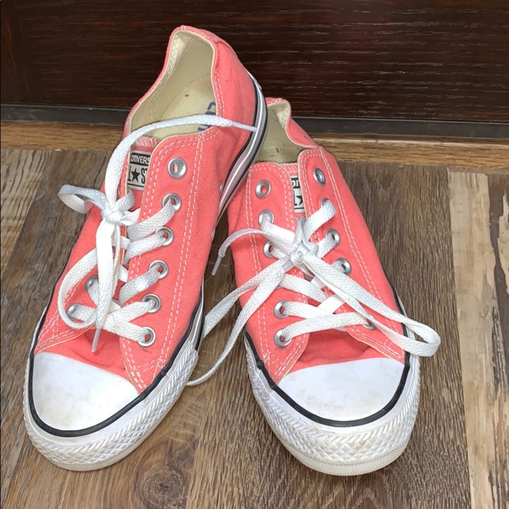 Converse salmon color